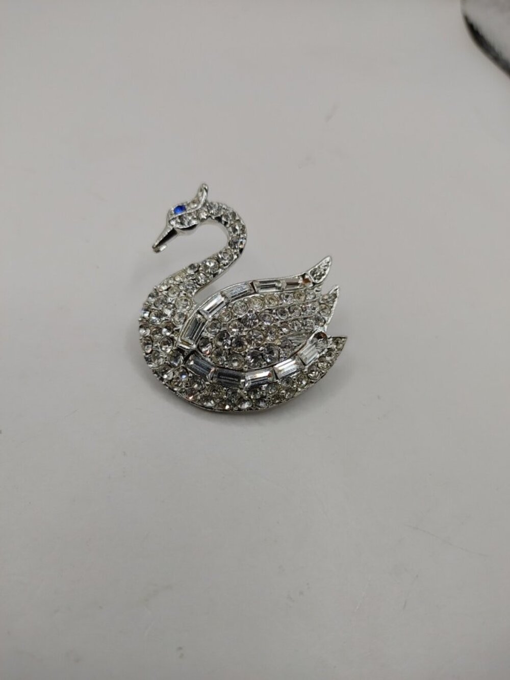 Brooch/pin  Clear Colorless stones Swan Baguette & Rounds Blue Eyes